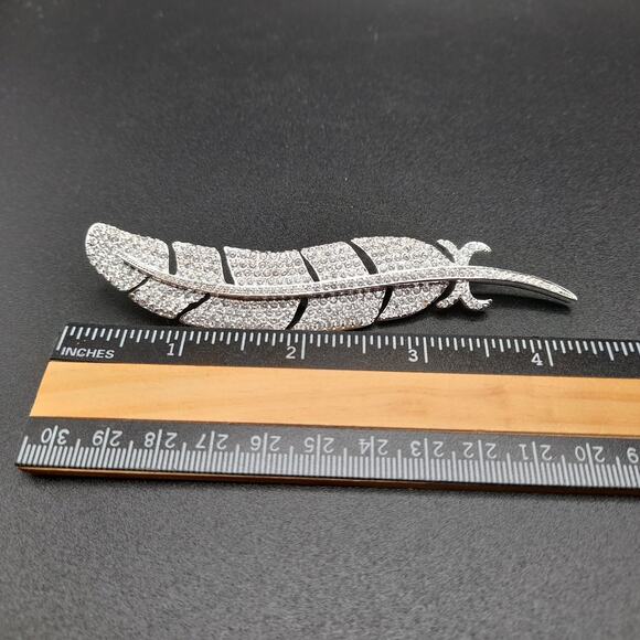 Vintage Carolee Feather Brooch, Pave' Rhinestones, Silver Tone, 4 1/4" - Picture 9 of 12